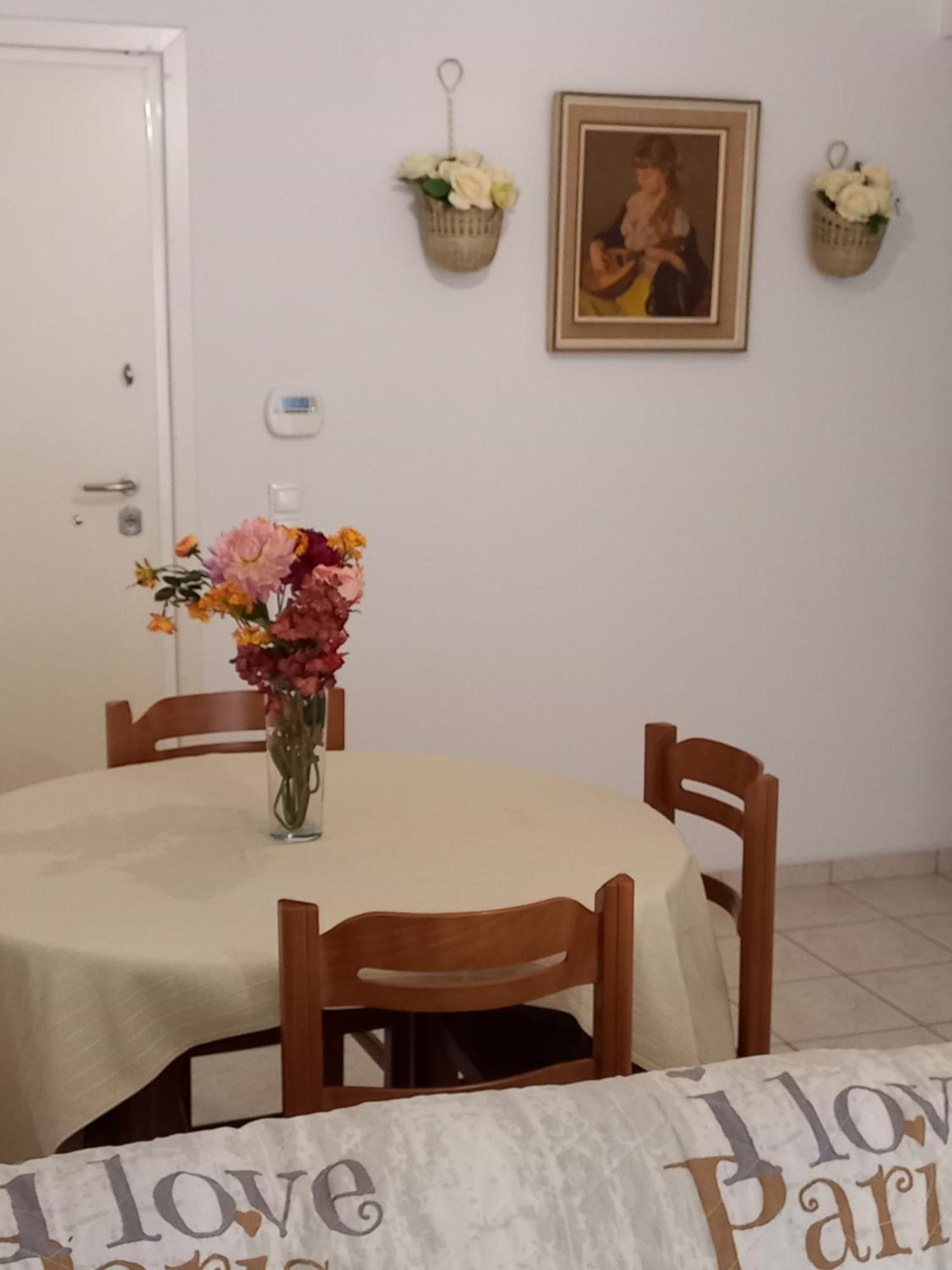 A V G E R I N O S Athens Apartment Екстериор снимка
